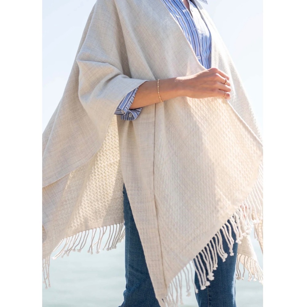 Mer-Sea & Co Travel Wrap Shawl Scarf with Matching Bag Cream Grey Waffle Knit